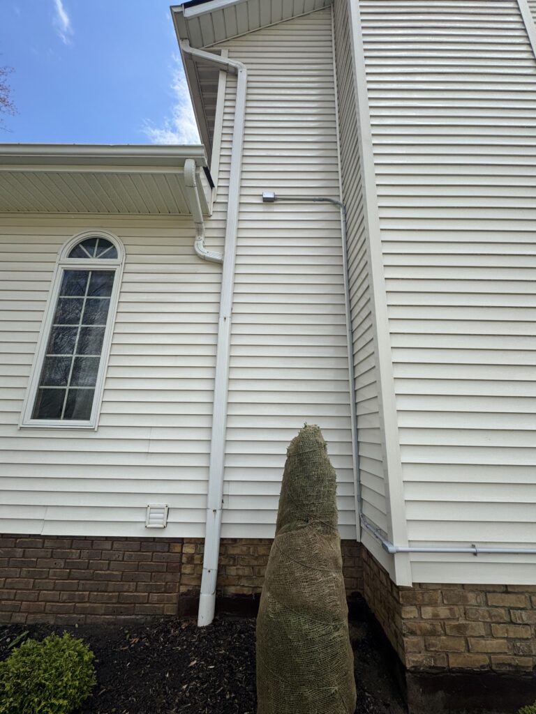 House Washing & Siding Soft Washing in Mentor-On-The-Lake, OH by Wiley's Pressure Washing Service