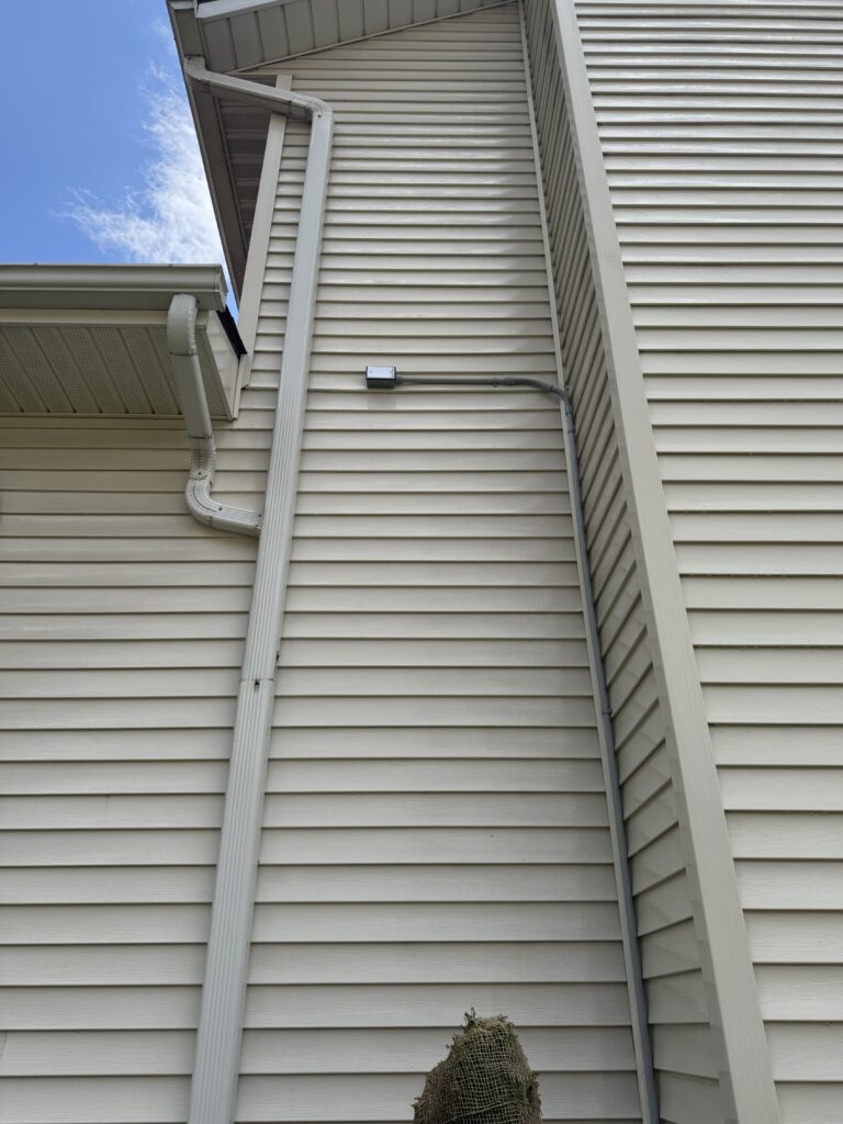 House Washing & Siding Soft Washing in Mentor-On-The-Lake, OH by Wiley's Pressure Washing Service