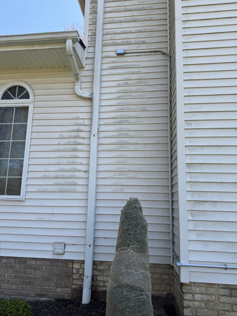 House Washing & Siding Soft Washing in Mentor-On-The-Lake, OH by Wiley's Pressure Washing Service