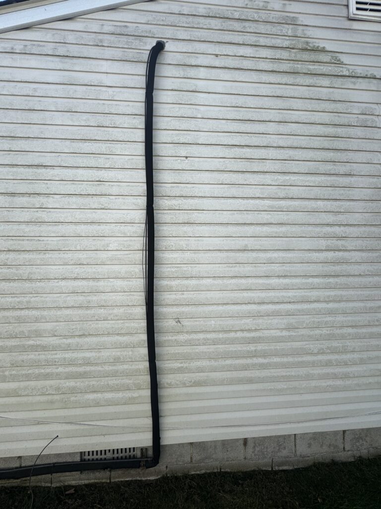 Dirty house before soft house washing in Mentor-on-the-Lake OH