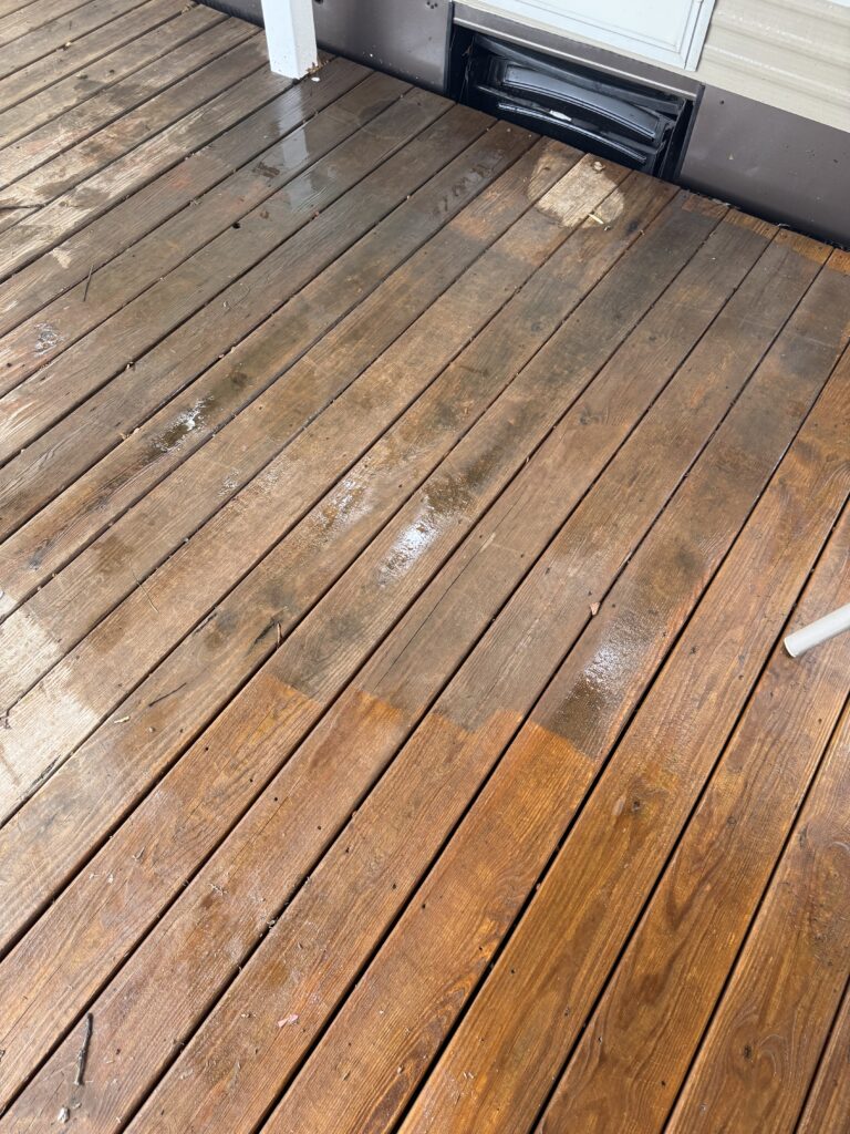 Deck washing before and after - Wiley's pressure washing in Rock Creek OH